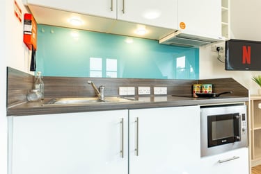 1 bed studio, Lower North Street, City Centre, Exeter, EX43EU - Image 3